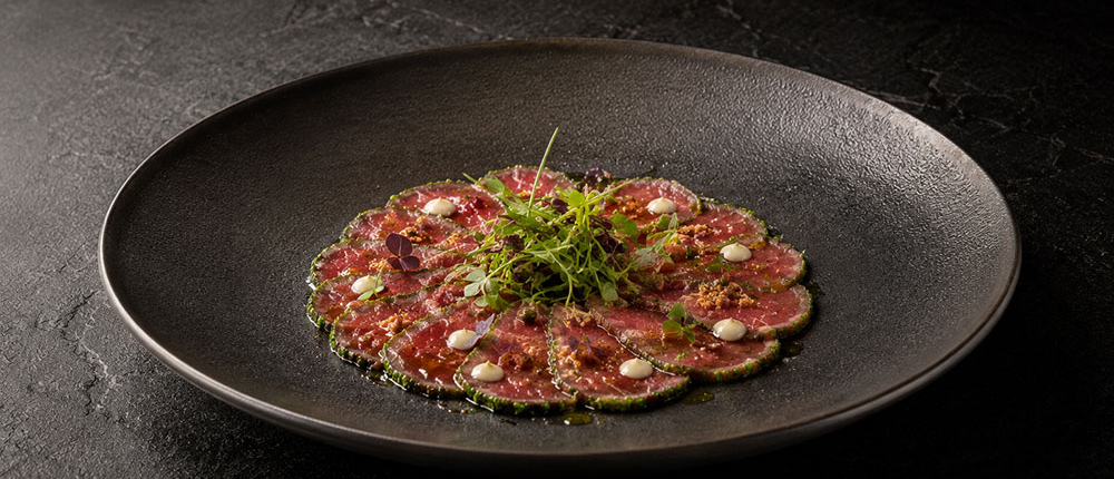 Rindfleisch-Carpaccio-mit-Kräuterkruste