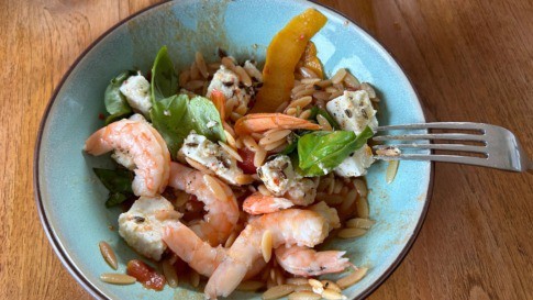 Kritharaki-Nudeln-mit-Garnelen-und-mariniertem-Feta-22