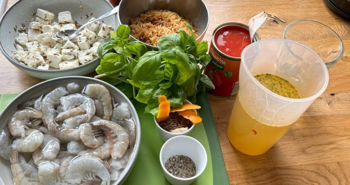 Kritharaki-Nudeln-mit-Garnelen-und-mariniertem-Feta-33