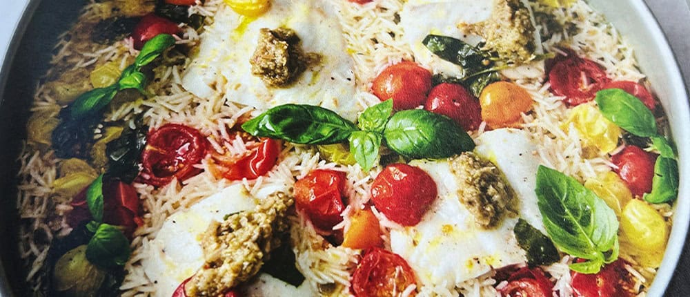Mediterrane-Fischpfanne-mit-Tapenade-Reis-und-Tomaten