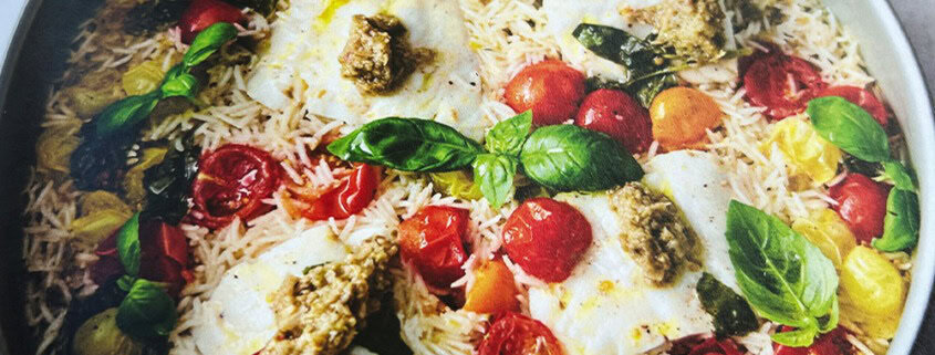Mediterrane-Fischpfanne-mit-Tapenade-Reis-und-Tomaten